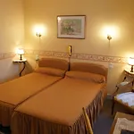 Montsegur Hotel