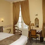 Montsegur Hotel